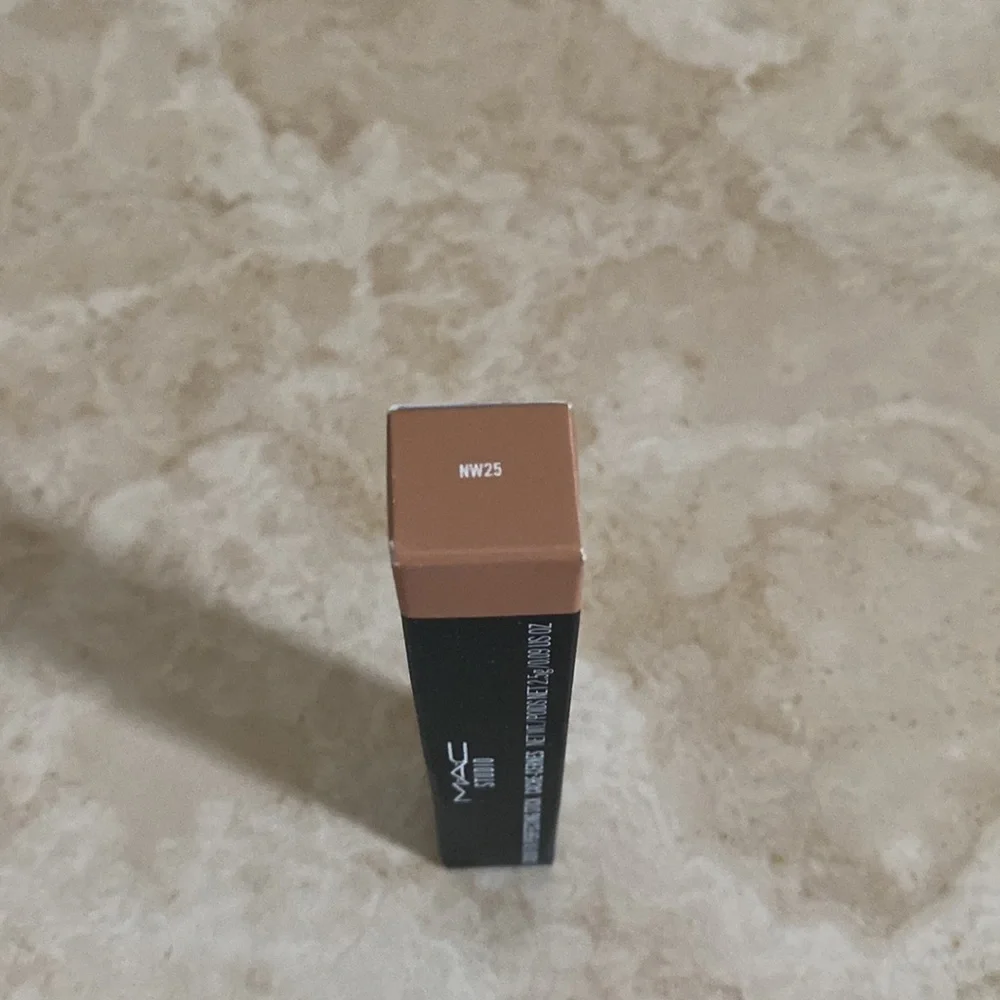 MAC - Studio Fix Perfecting Stick - NW25 - Picture 3 of 3